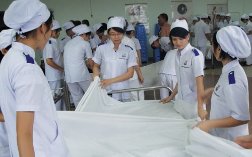 áo bác sĩ y tá giẻ